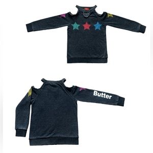 ✨Stylish shoulder cut out shirt